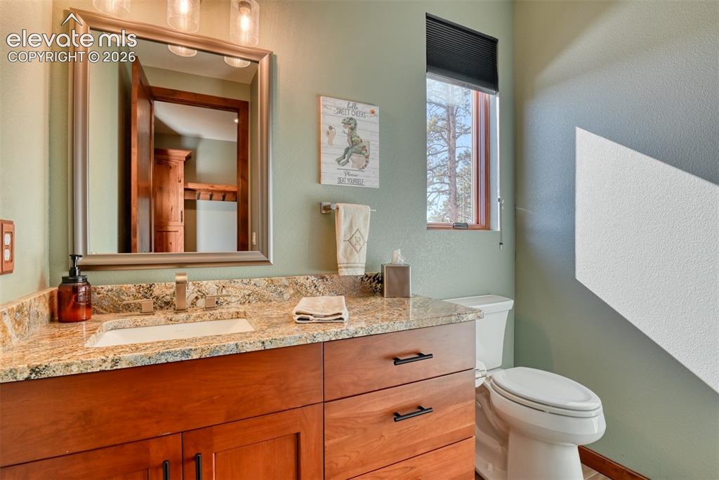 Image 36 of 38: Bathroom