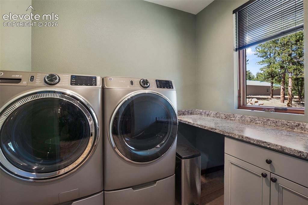 Image 8 of 38: Laundry