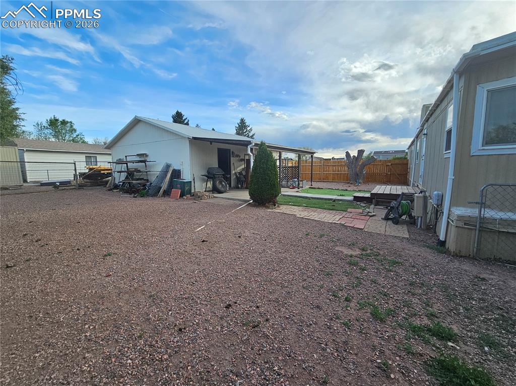 Image 24 of 28: Back of Structure