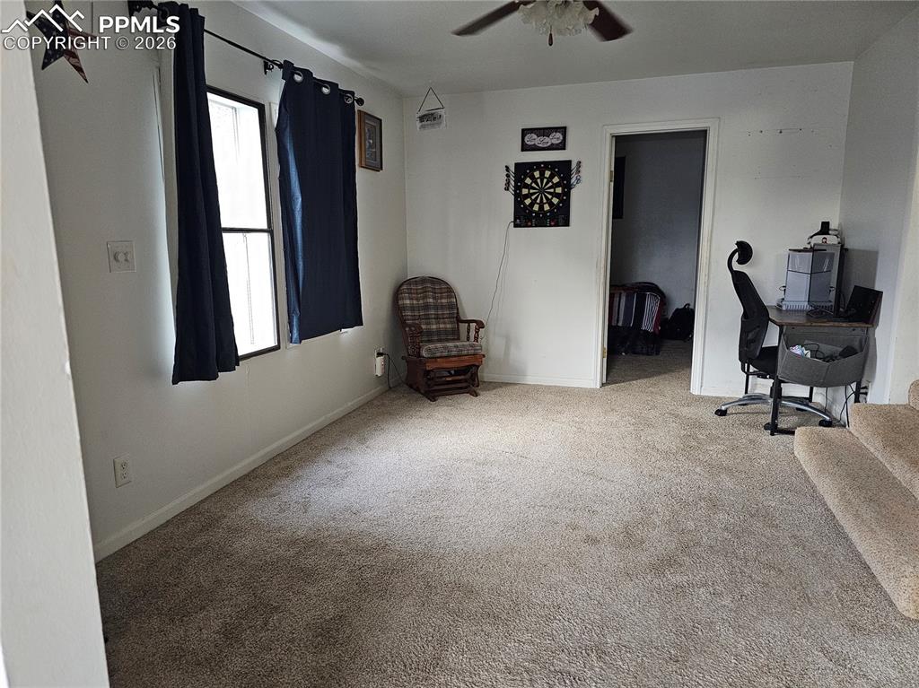 Image 4 of 28: Family Room