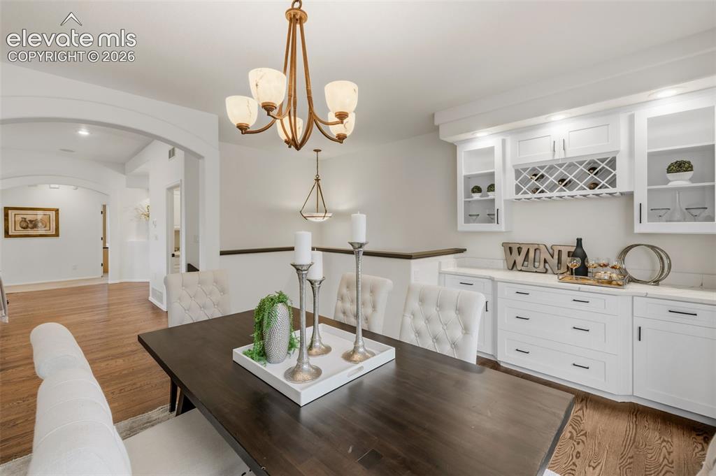 Image 11 of 49: Dining Area