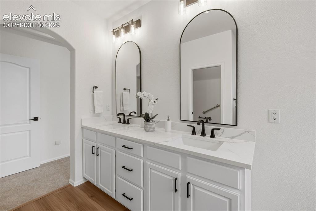 Image 20 of 49: Bathroom