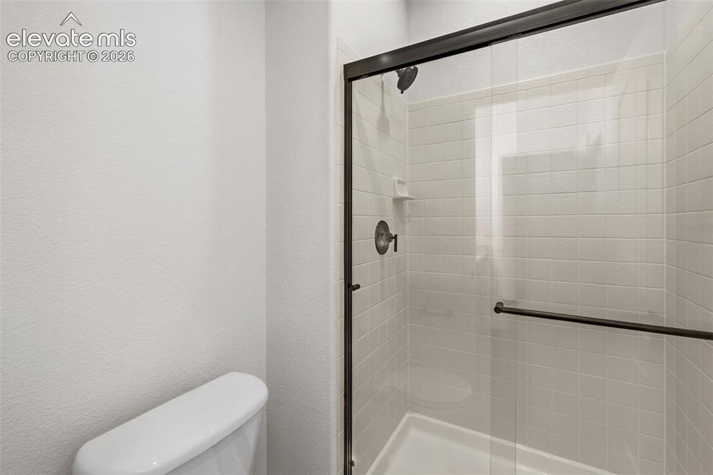Image 42 of 49: Bathroom