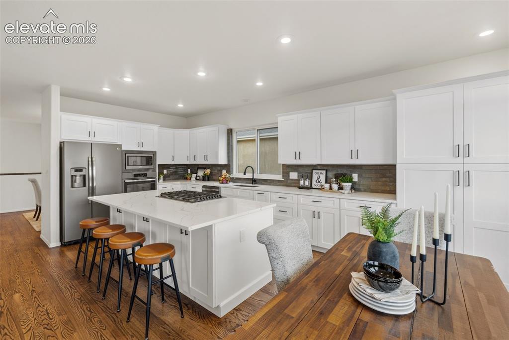 Image 6 of 49: Kitchen