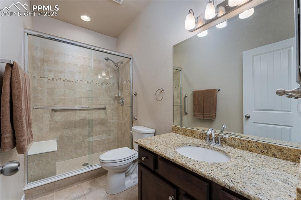 Image 13 of 30: Bathroom