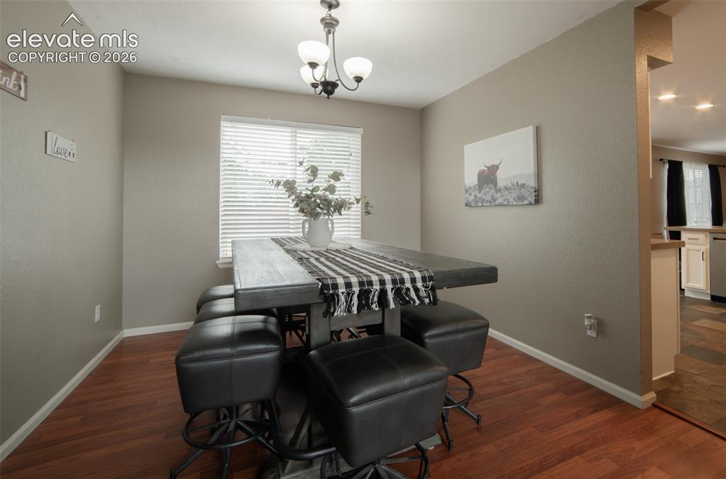 Image 10 of 37: Dining Area