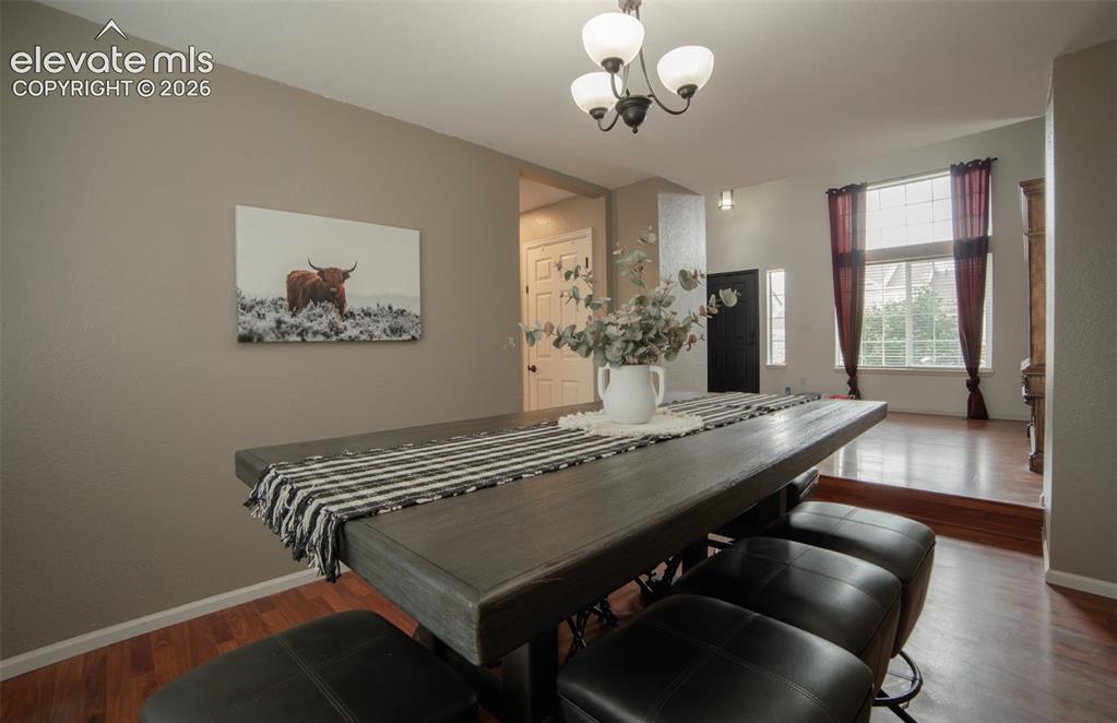 Image 11 of 37: Dining Area