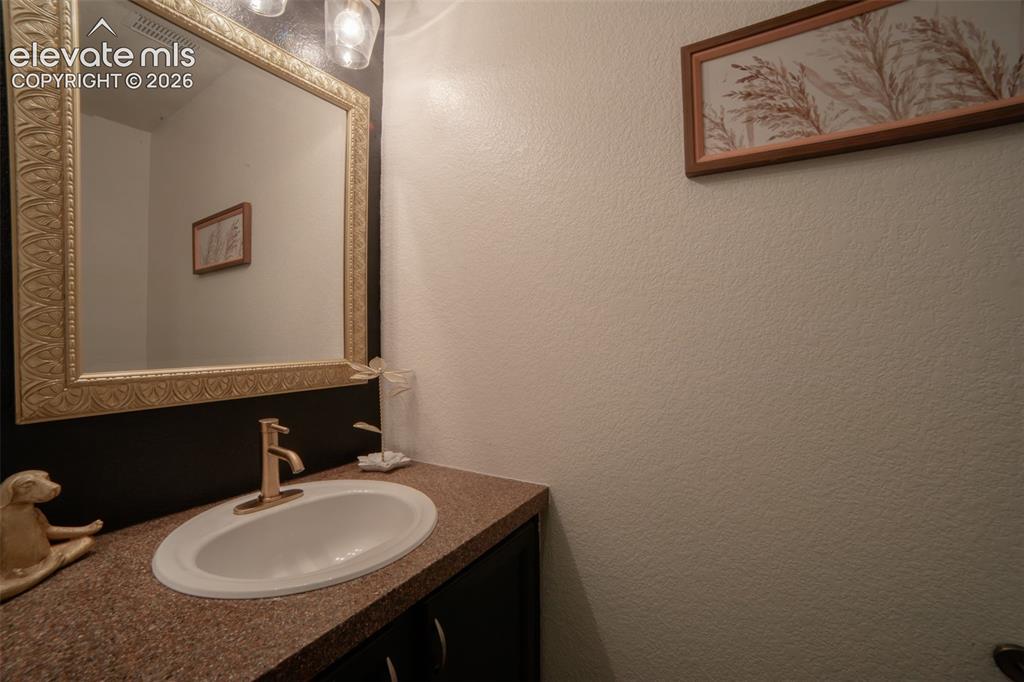 Image 14 of 37: Bathroom