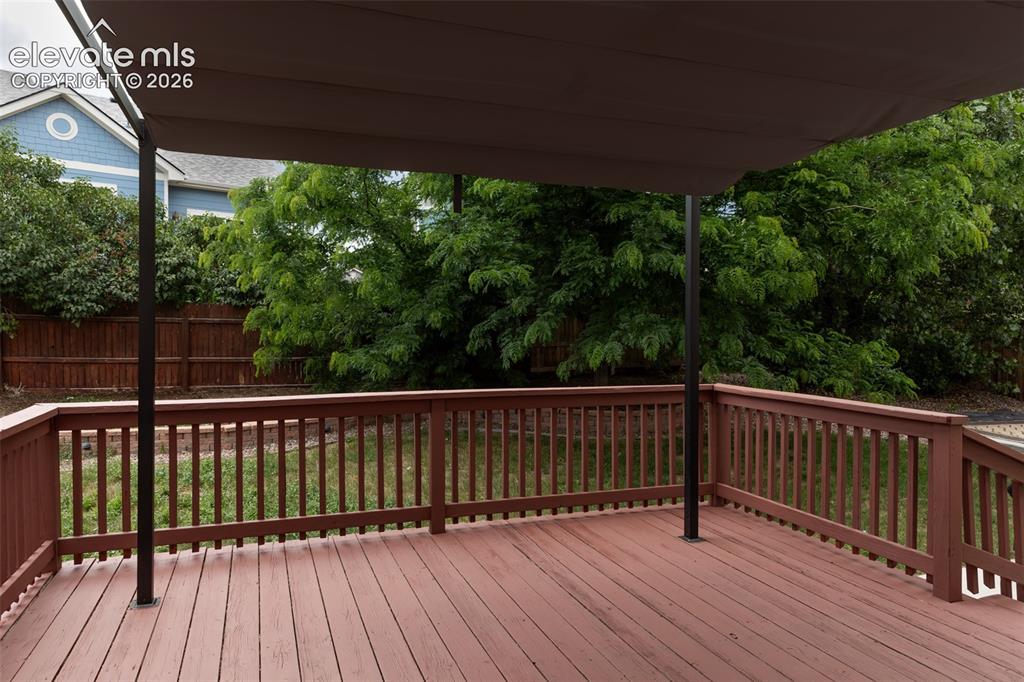Image 33 of 37: Deck