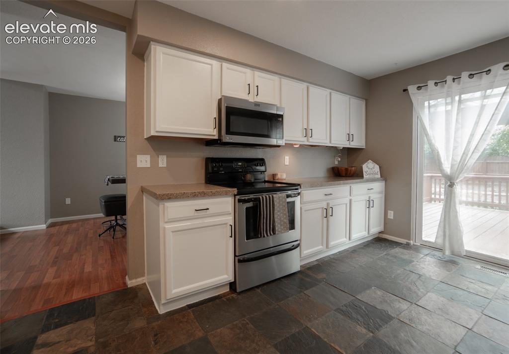 Image 6 of 37: Kitchen