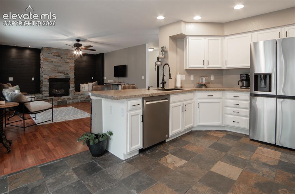 Image 9 of 37: Kitchen