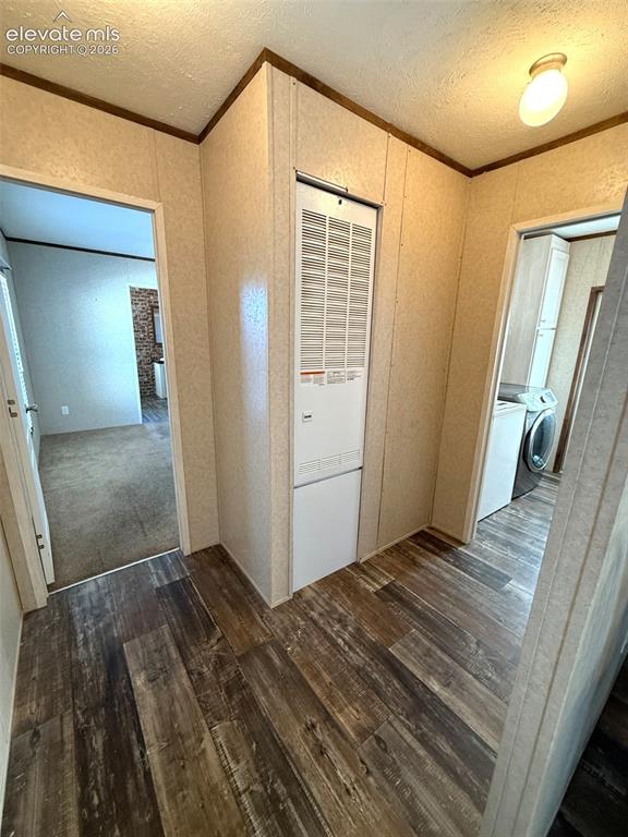 Image 10 of 28: HALLWAY TO LAUNDRY AND MASTER