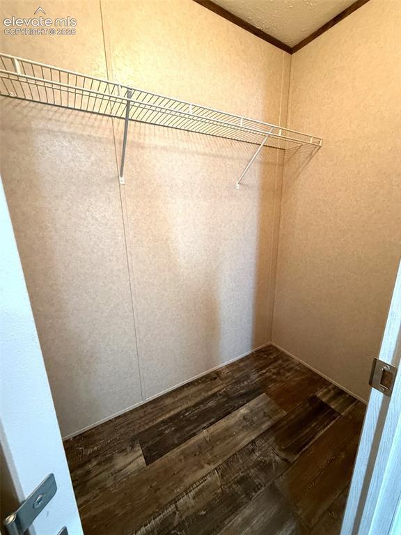 Image 17 of 28: MASTER CLOSET