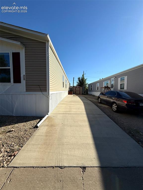 Image 2 of 28: Concrete driveway 2-3 CARS