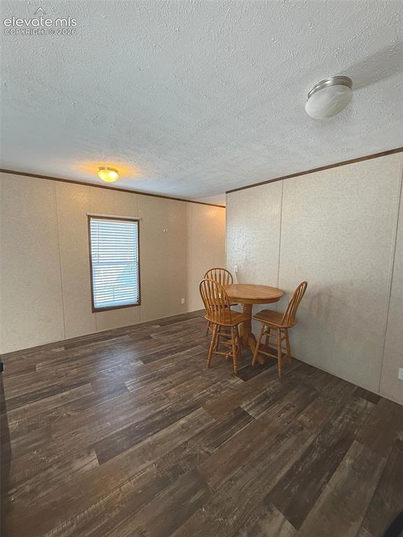 Image 9 of 28: KITCHEN AREA