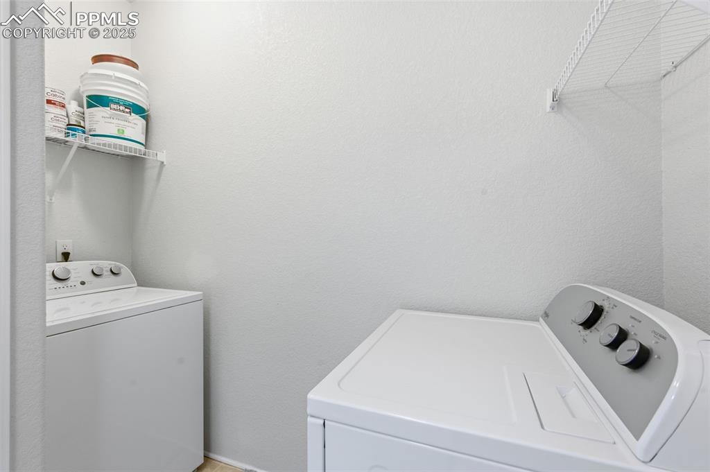 Image 20 of 39: washing machine and clothes dryer