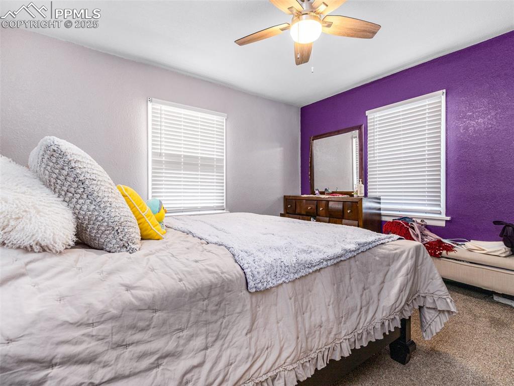 Image 16 of 25: Bedroom