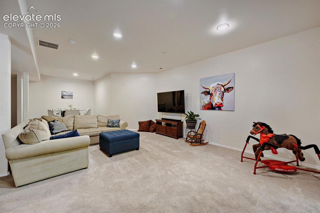 Image 26 of 39: Family Room