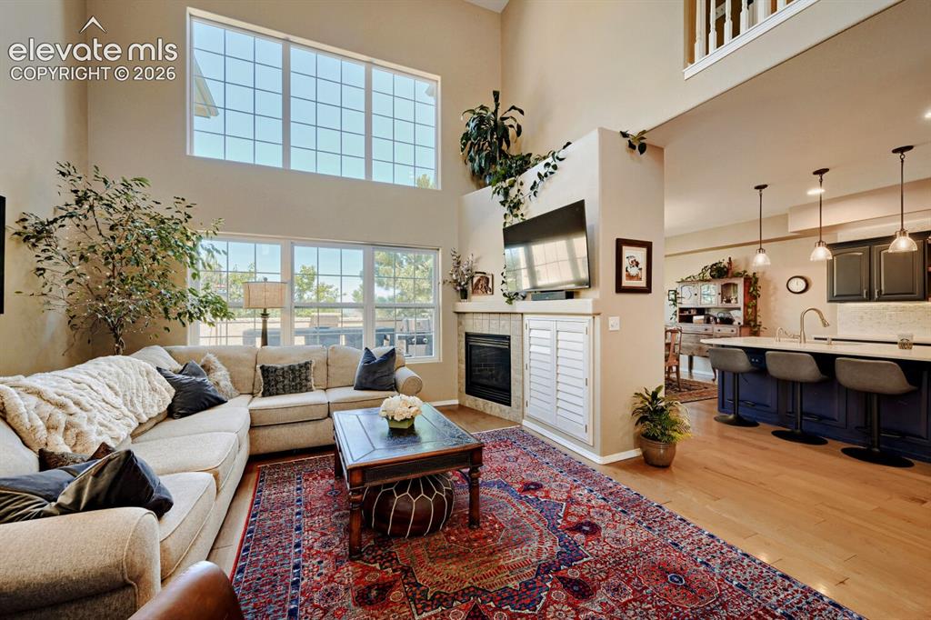 Image 4 of 39: Amazing sun drenched rooms