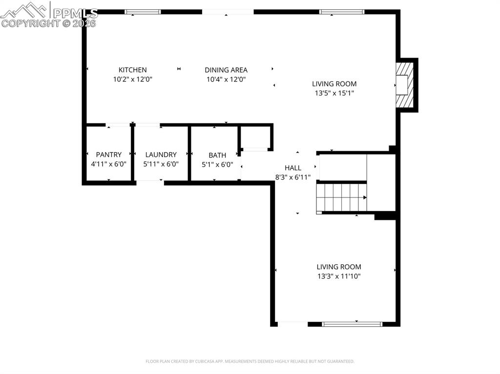 Image 36 of 37: View of room layout