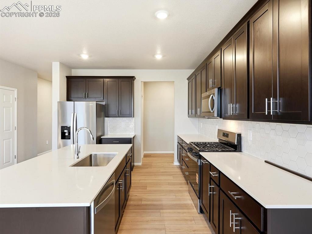 Image 3 of 26: Kitchen