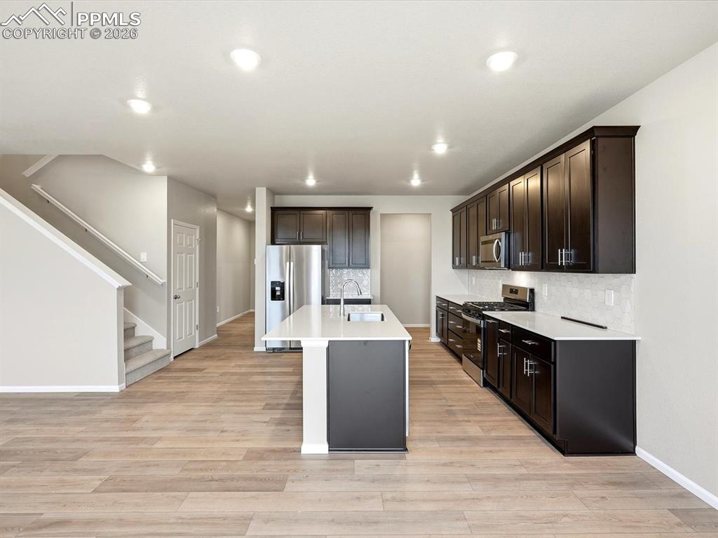 Image 4 of 26: Kitchen