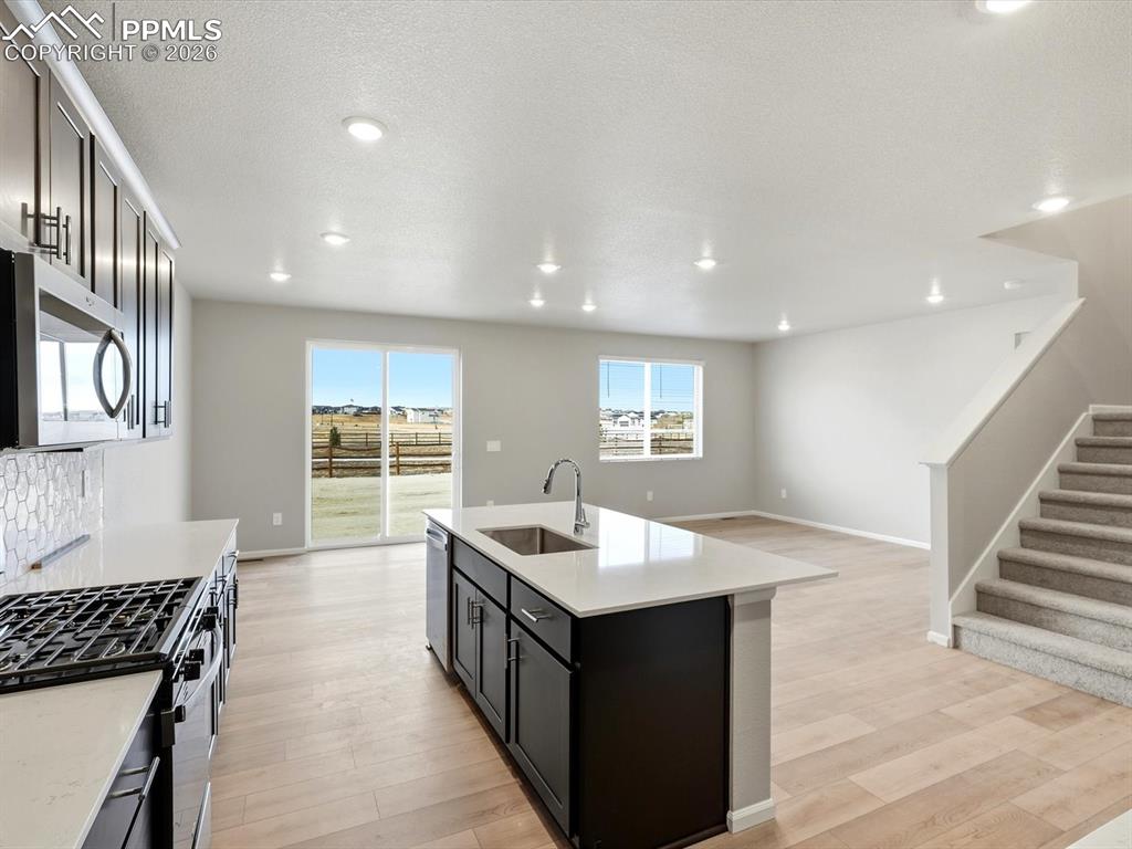 Image 5 of 26: Kitchen