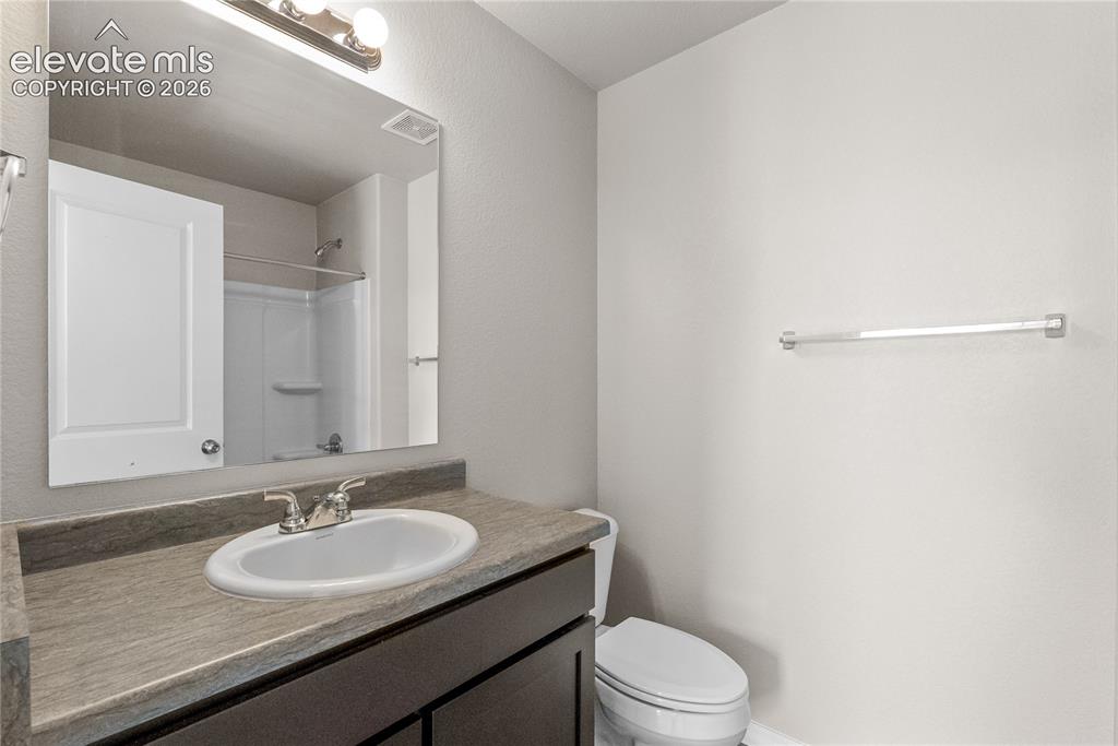 Image 15 of 24: Bathroom