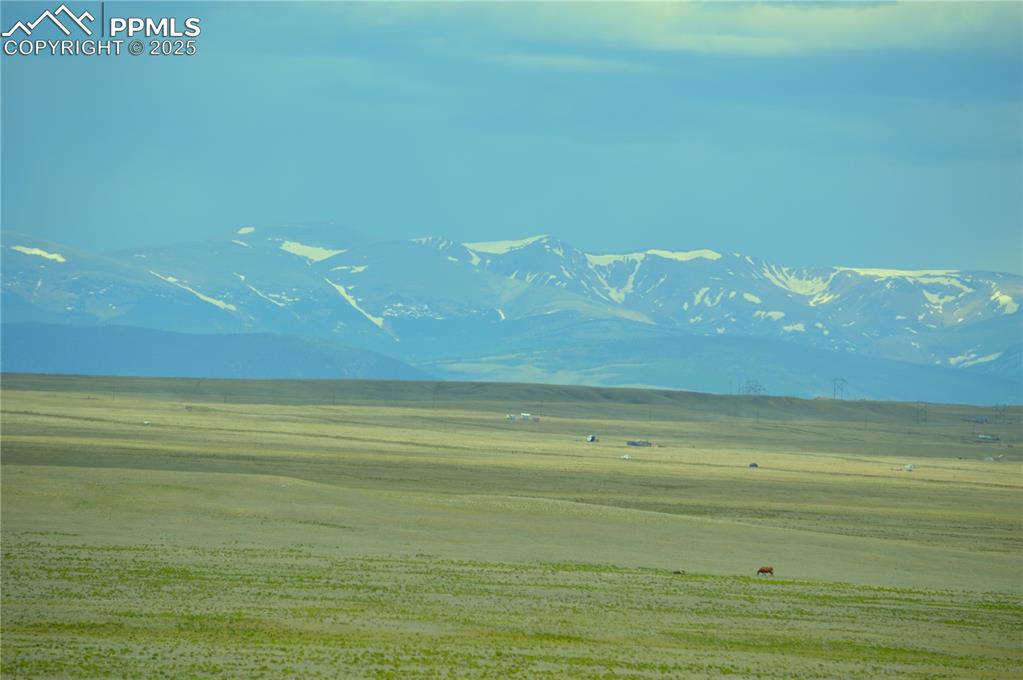 Image 2 of 6: View of mountain background