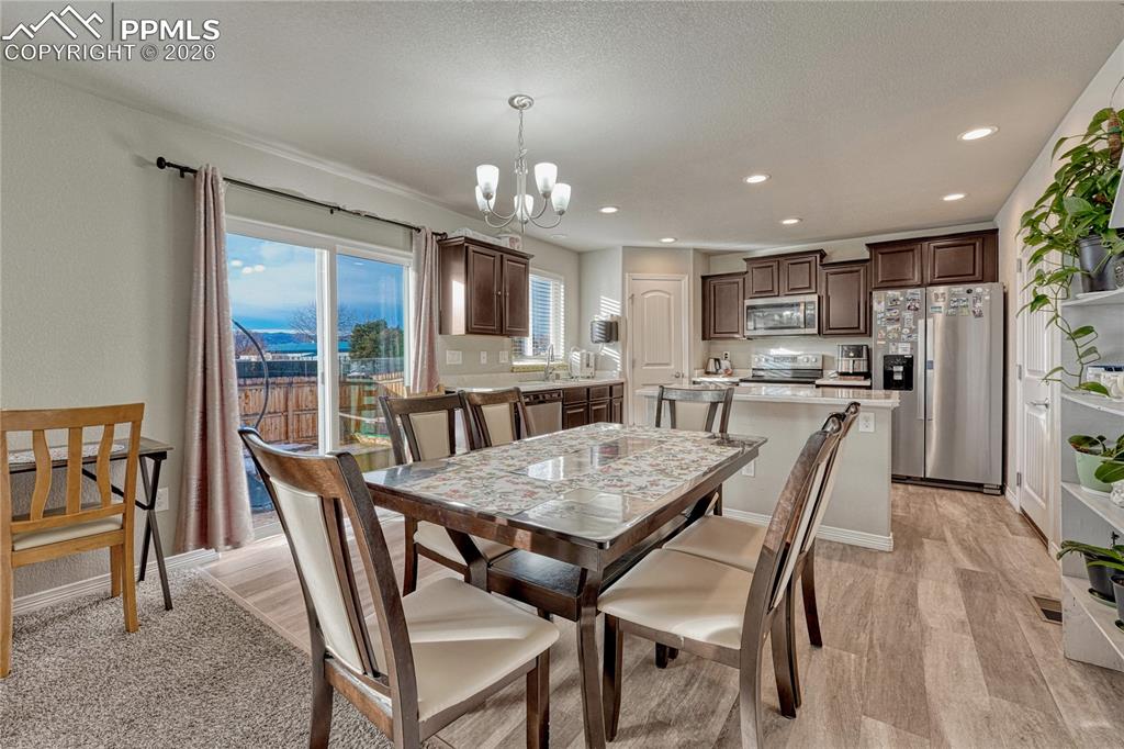 Image 13 of 30: Dining Area