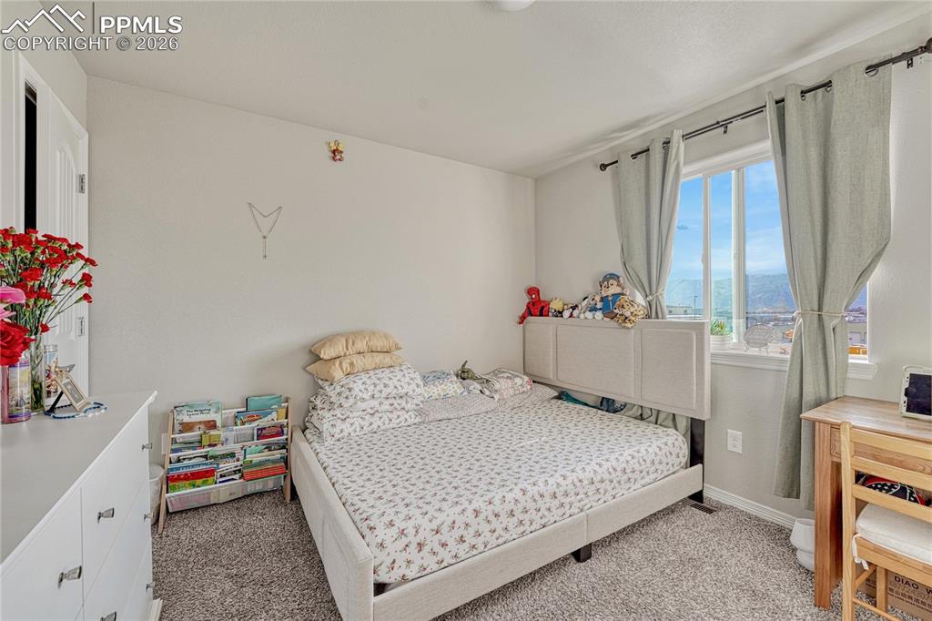 Image 21 of 30: Bedroom