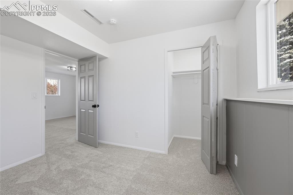 Image 17 of 30: Bedroom