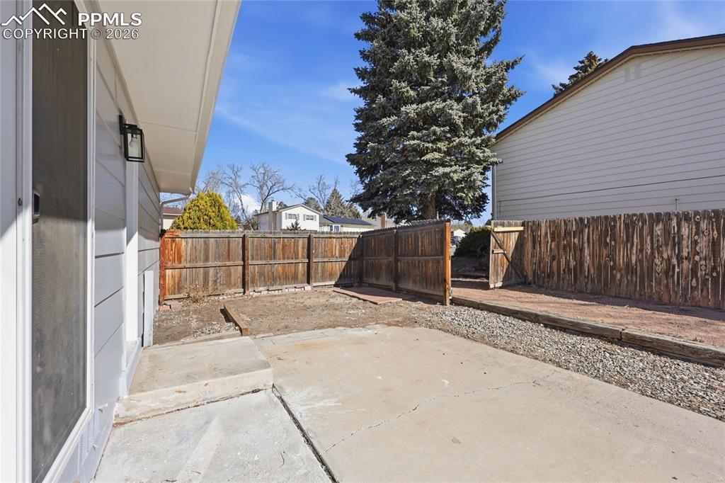 Image 24 of 30: Patio