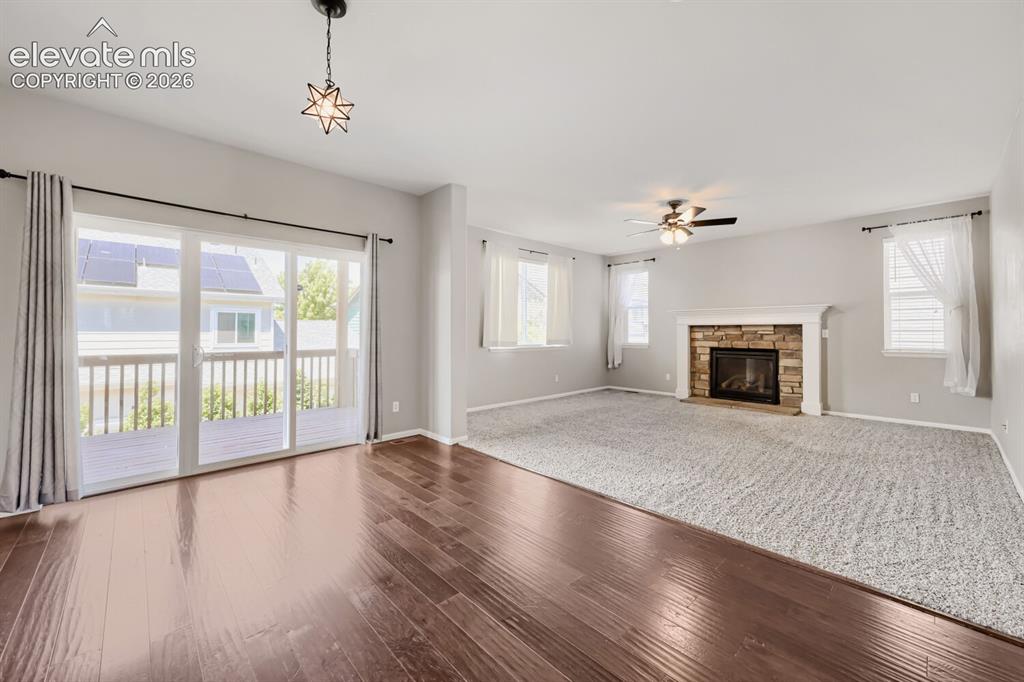 Image 9 of 30: Living Room
