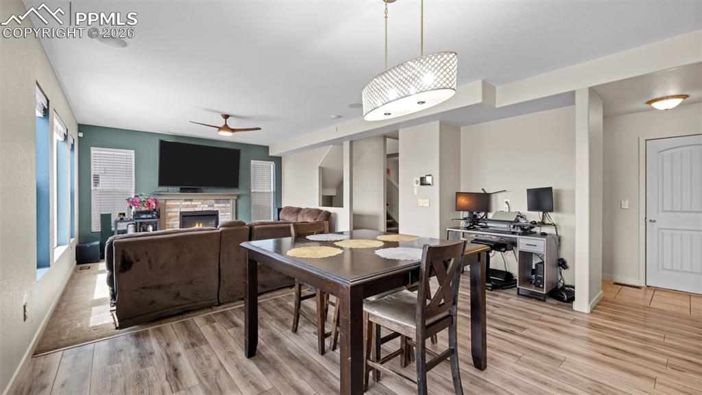 Image 11 of 40: Dining Area