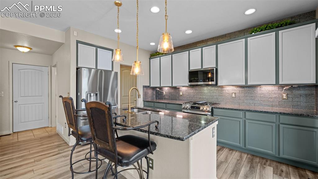 Image 12 of 40: Kitchen