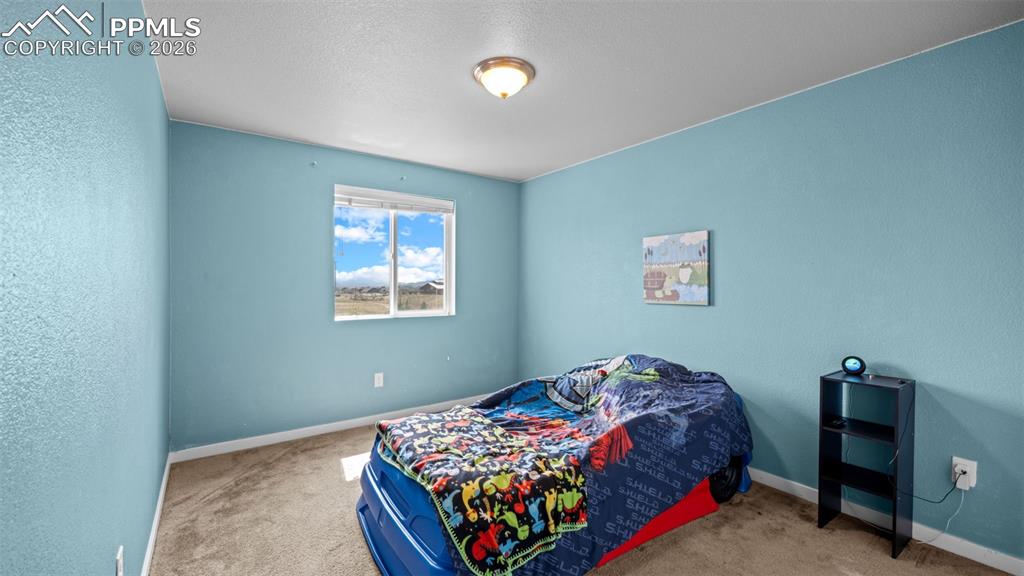 Image 17 of 40: Bedroom