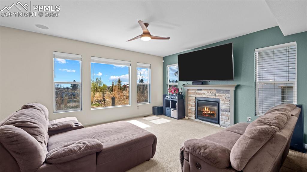 Image 2 of 40: Living Room