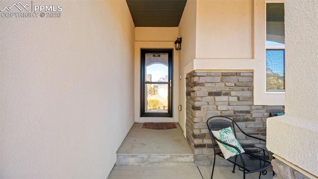 Image 6 of 40: Entry