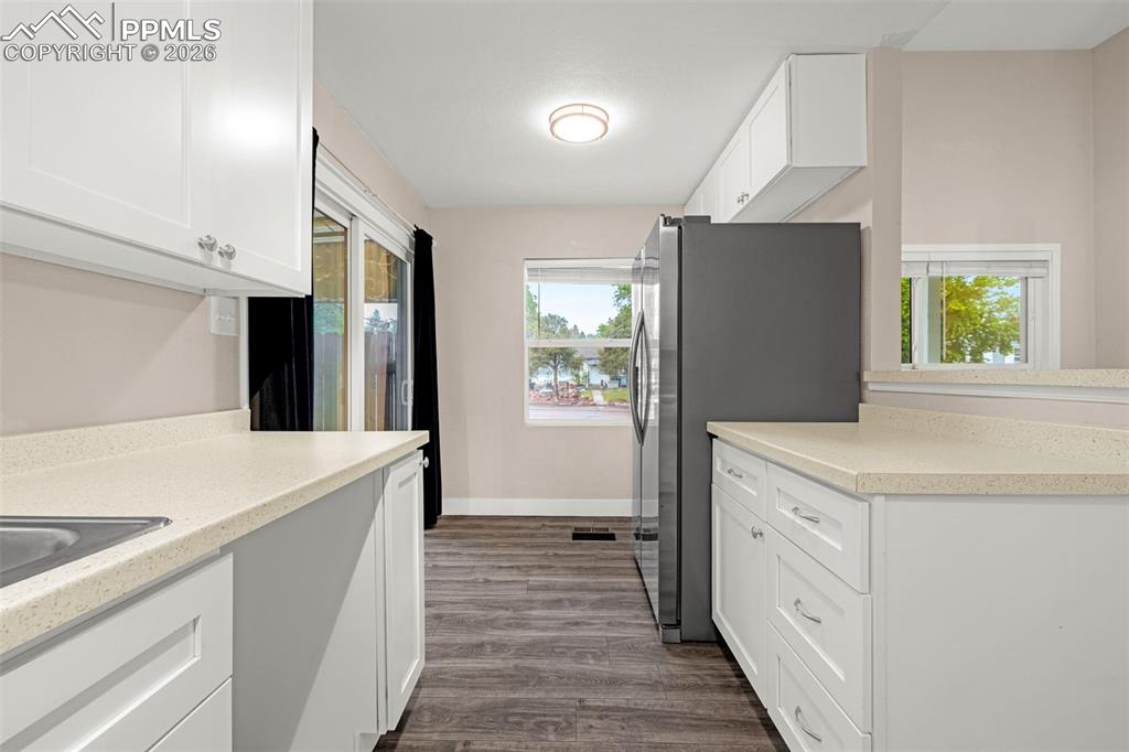 Image 8 of 24: Kitchen