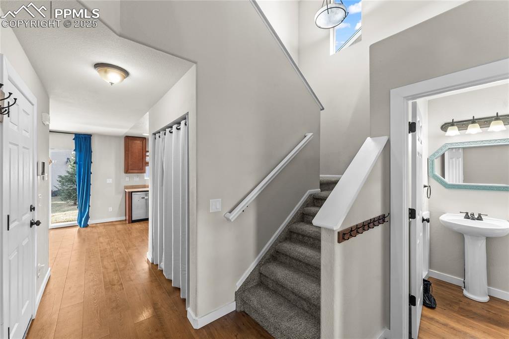 Image 3 of 31: Entry