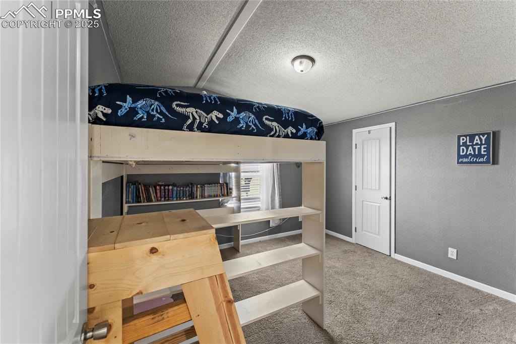 Image 10 of 23: Bedroom
