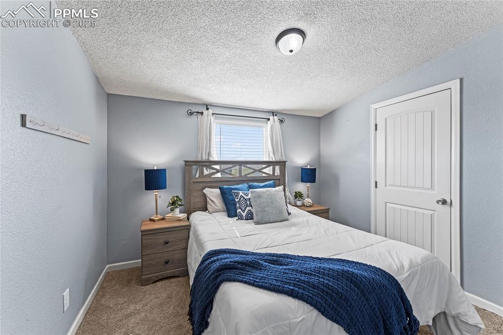 Image 11 of 23: Bedroom
