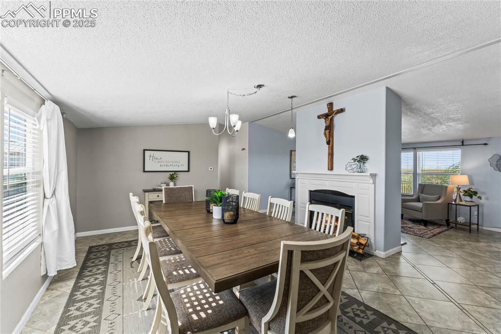 Image 5 of 23: Dining Area