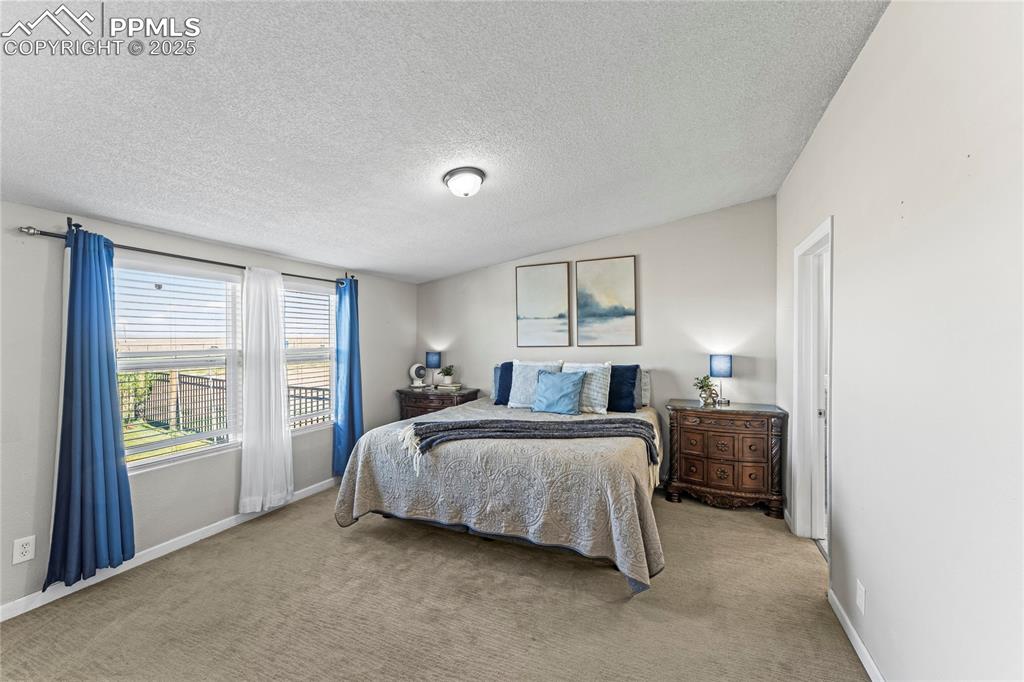 Image 7 of 23: Bedroom