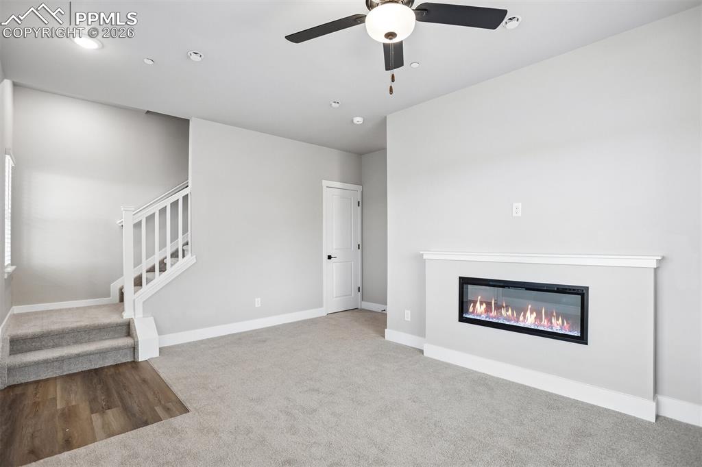 Image 18 of 22: Living Room
