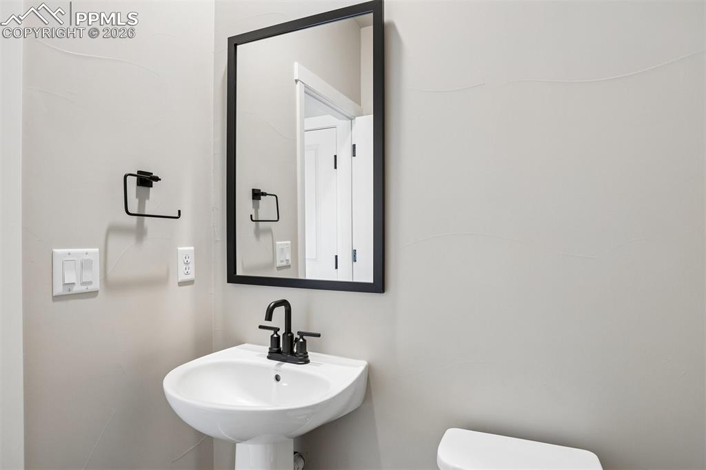 Image 9 of 22: Bathroom