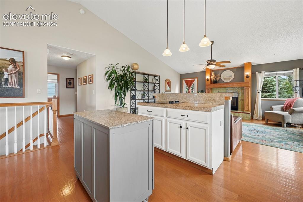 Image 10 of 47: Kitchen