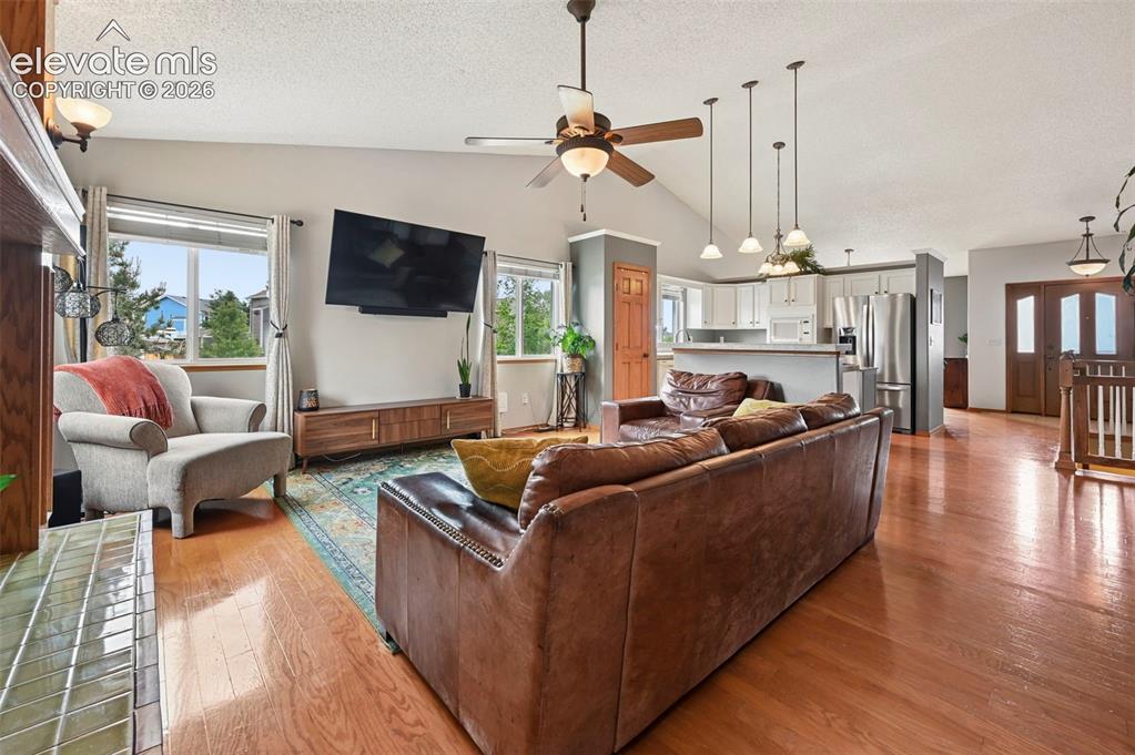 Image 14 of 47: Living Room