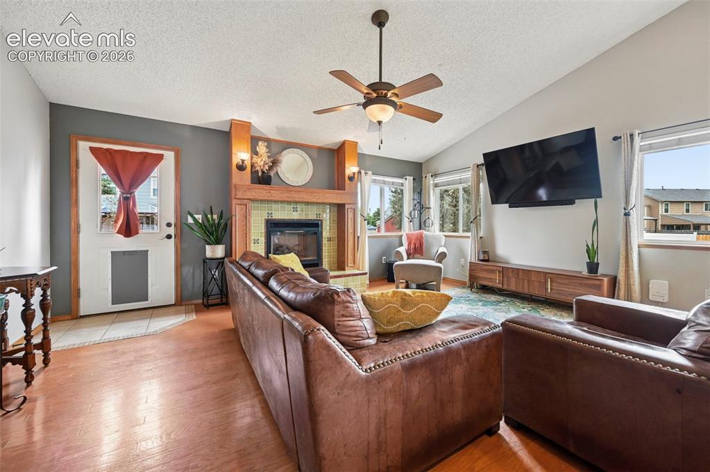 Image 15 of 47: Living Room